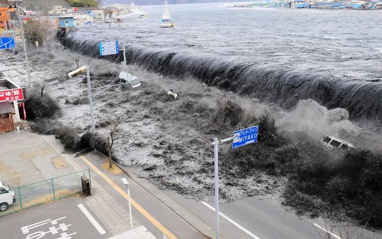 Tsunami Jepang: Sejarah, Dampak, dan Upaya Penanggulangan